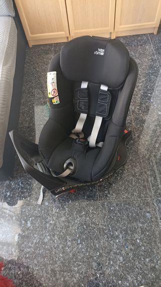 Britax Römer Dualfix Plus 360°