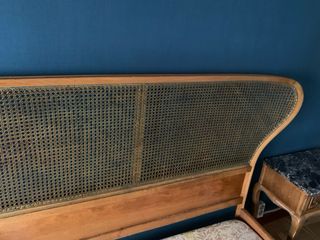Cama madera ratán estilo antiguo