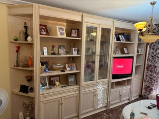 Mueble salón madera clásico