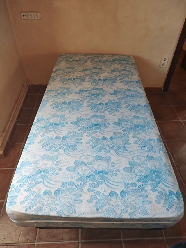 Somier metálico 190*90cm junto colchón buen estado