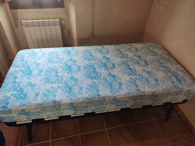 Somier metálico 190*90cm junto colchón buen estado