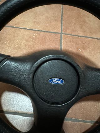 Volante Ford antiguo