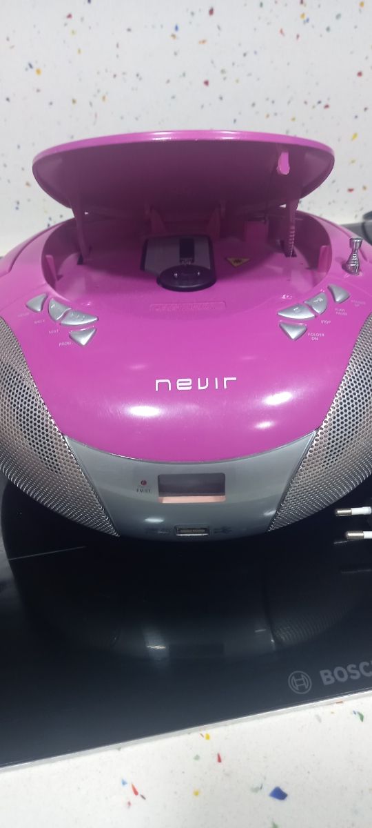 Radio CD Nevir rosa con USB