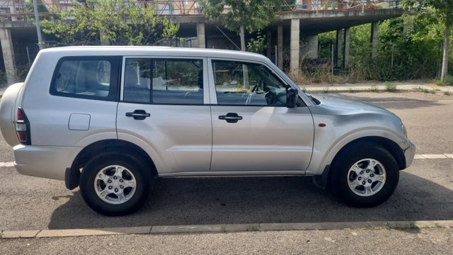 Mitsubishi Montero 2001