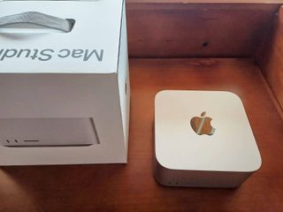 Mac Studio - Chip a 30 core M2 Max 3,5 Ghz