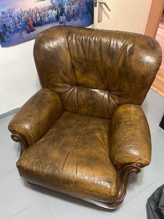 Sillón cuero marrón grande