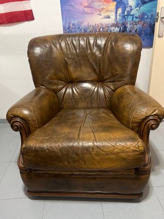 Sillón cuero marrón grande
