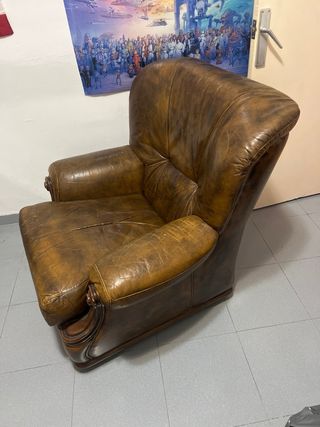 Sillón cuero marrón grande