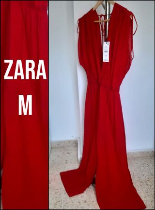 Mono largo color rojo. ZARA. Nuevo a estrenar con