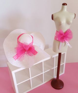 Sombrero y cinturón Barbie