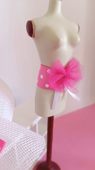 Sombrero y cinturón Barbie