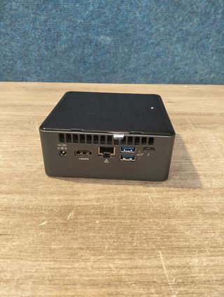 Intel NUC8i7BEH Mini PC