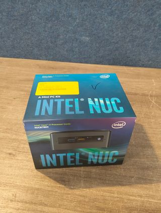 Intel NUC8i7BEH Mini PC