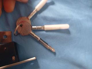 Cerradura puerta - 3 llaves