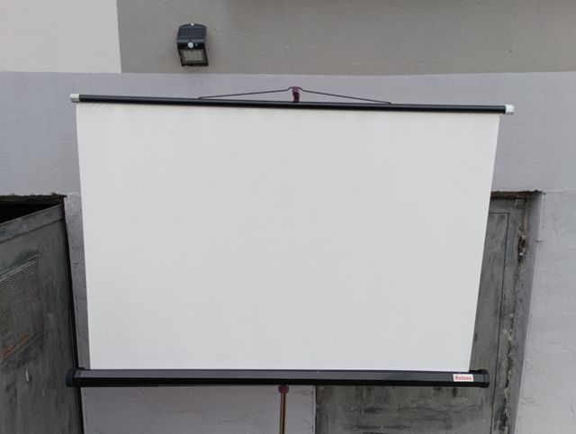 Pantalla proyector Reluza