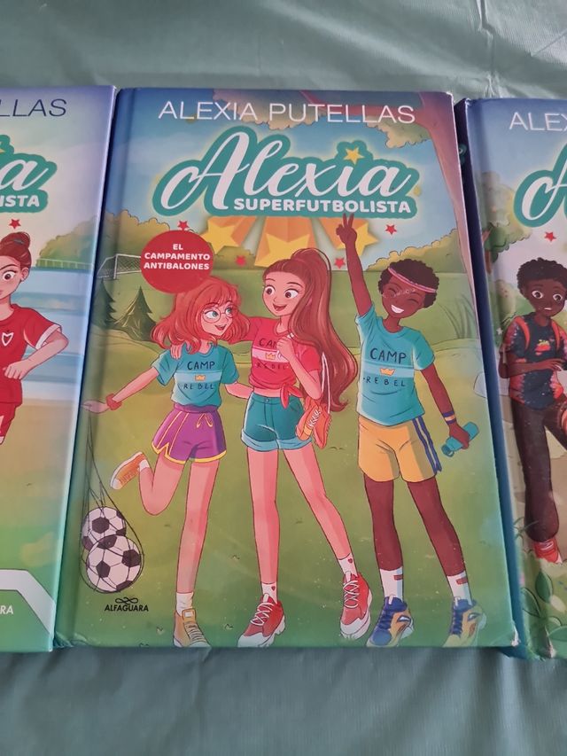 Alexia y las promesas del fútbol / Alexia and t...