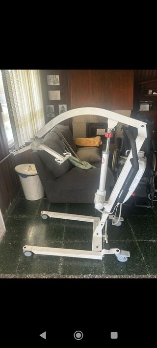 Silla baño,silla ruedas,grúa y cama hidráulica.