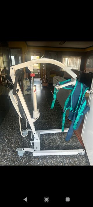 Silla baño,silla ruedas,grúa y cama hidráulica.