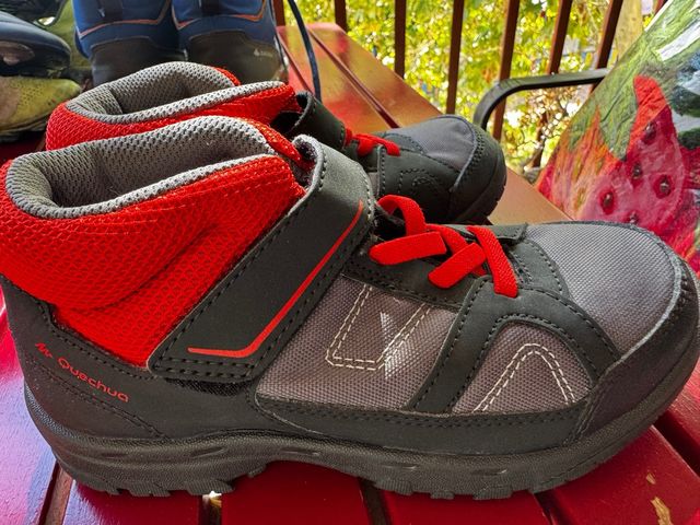 Botas Quechua niño - rojas y grises talla 32