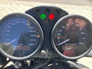 Ducati Monster 695 negra