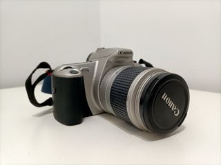 Canon EOS 300 + accesorios.