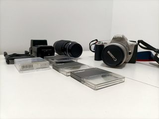 Canon EOS 300 + accesorios.