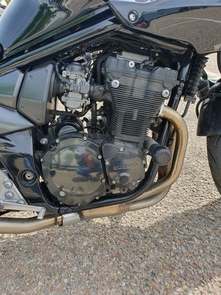 Suzuki Bandit GSF 650 negra