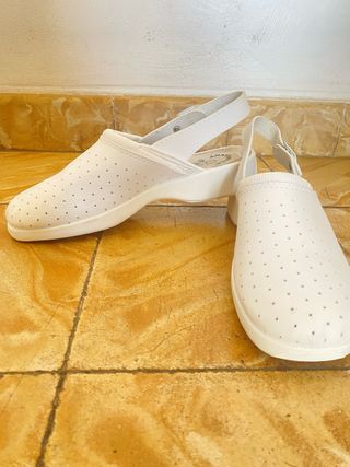 Zapatos sanitarios blancos - Talla 41