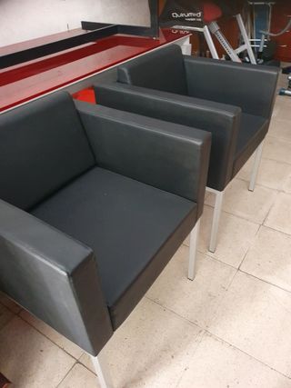 2 Sofas piel La Oliva negros