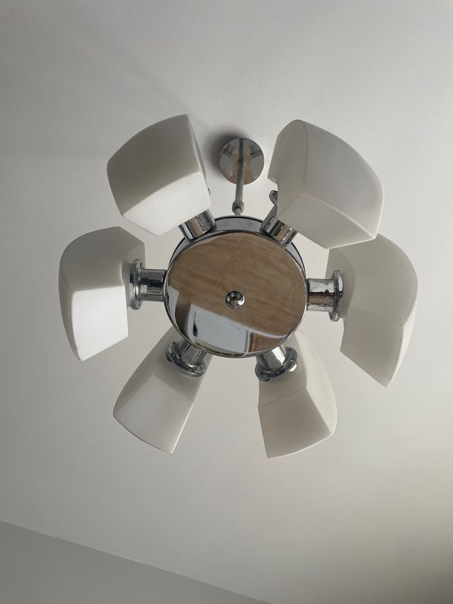 Lámpara moderna salón - blanca y plateada