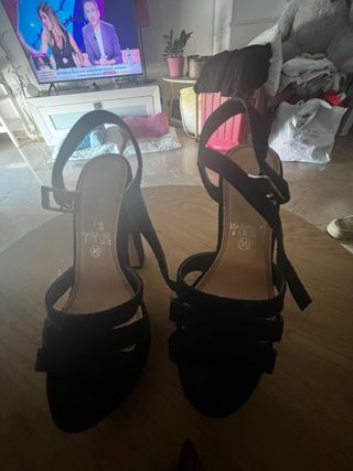 Sandalias tacón alto negras
