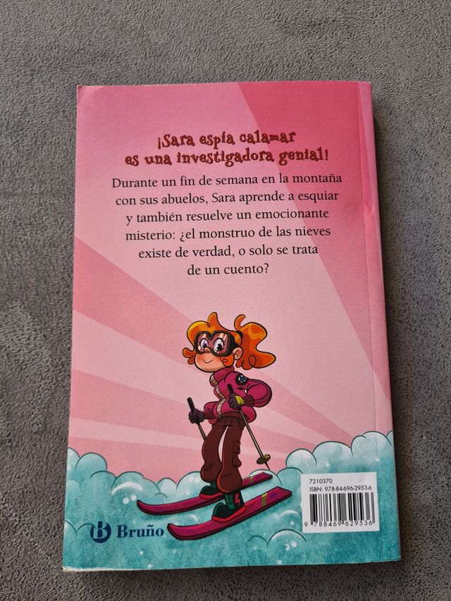 Libro Sara EspíaCalamar: Misterio en la nieve