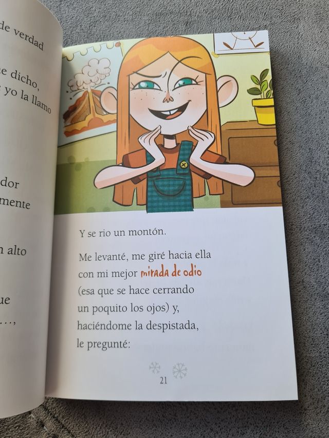 Libro Sara EspíaCalamar: Misterio en la nieve