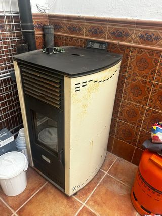 Estufa pellet beige