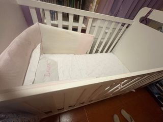 Mobili per bambini bianchi - Culla e cassettiera