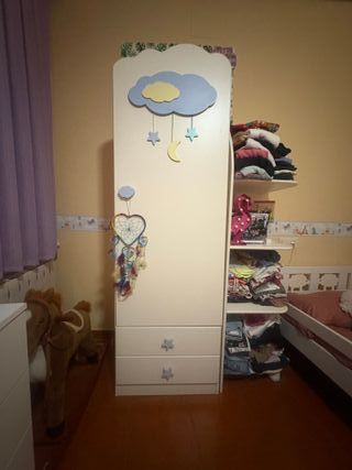 Mobili per bambini bianchi - Culla e cassettiera