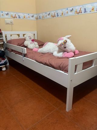 Mobili per bambini bianchi - Culla e cassettiera