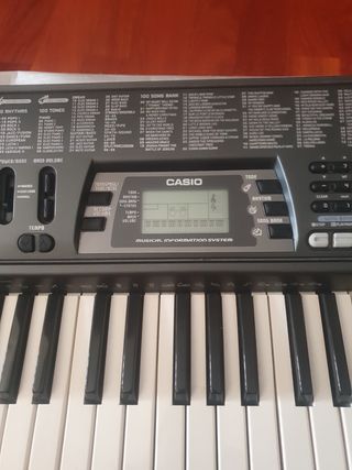 Casio CTK700 - Piano Electrónico