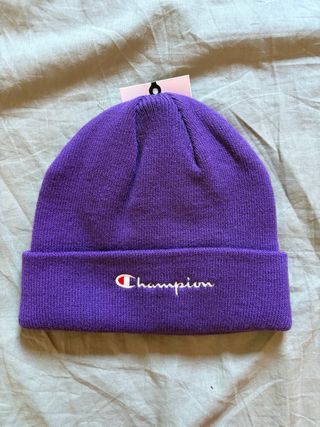 Cappello Champion viola invernale
