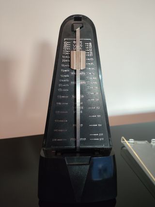 Metrónomo Seiko: precisión y estilo