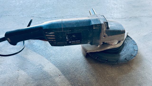 Radial / Amoladora Black & Decker