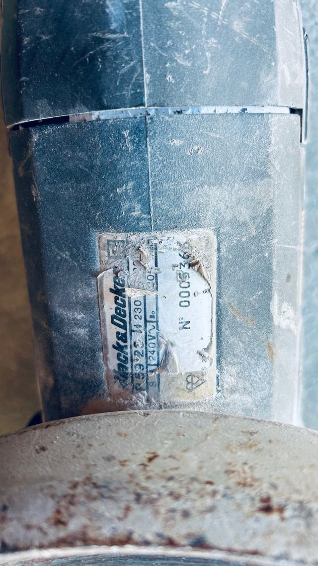 Radial / Amoladora Black & Decker