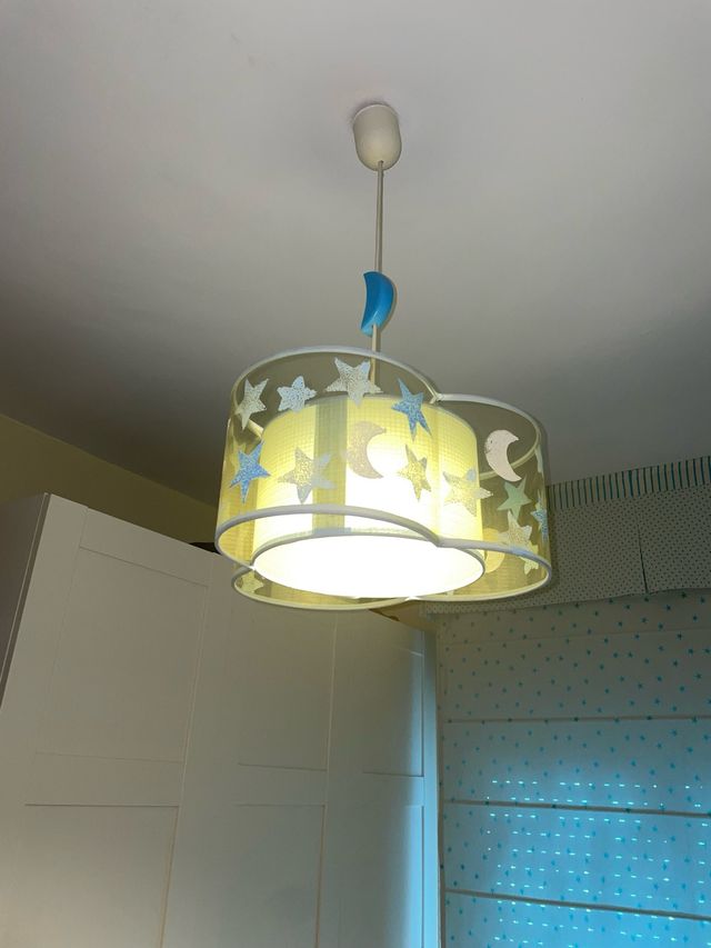 Lámpara infantil y regalos extra