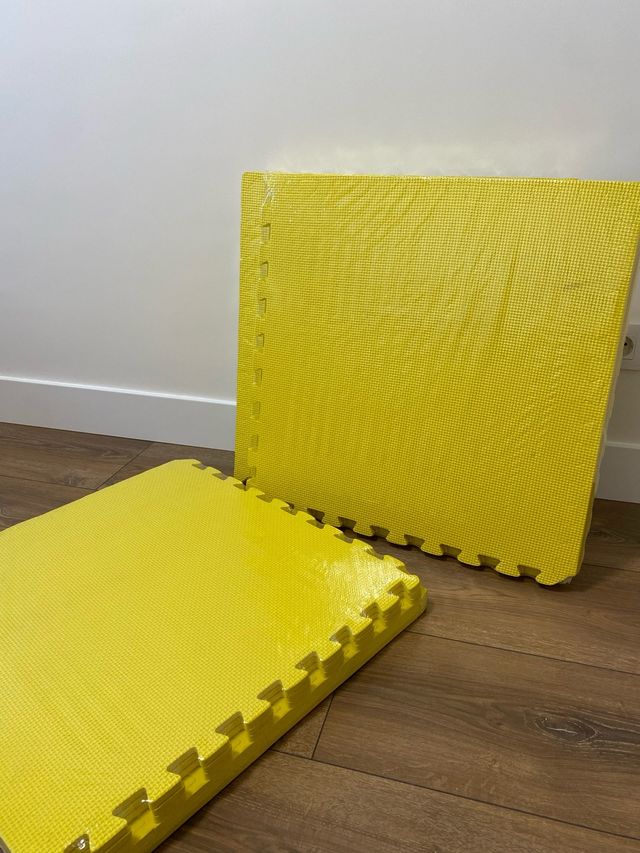 Suelo puzzle goma amarilla
