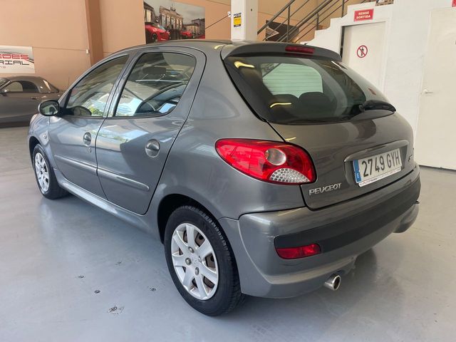 Peugeot 206 + 1.4i 75cv 