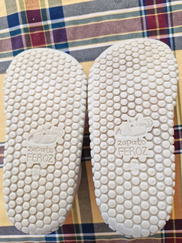 Zapatillas Feroz bebé rosa palo talla 24