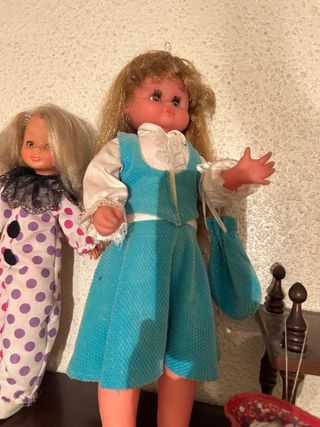 Muñeca antigua vestido azul