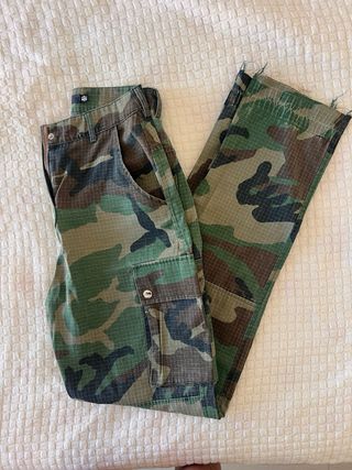 Pantalones camuflaje Missguided