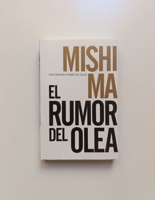 El rumor del oleaje.