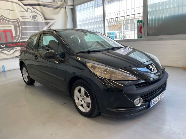 Peugeot 207 1.4i 75cv 
